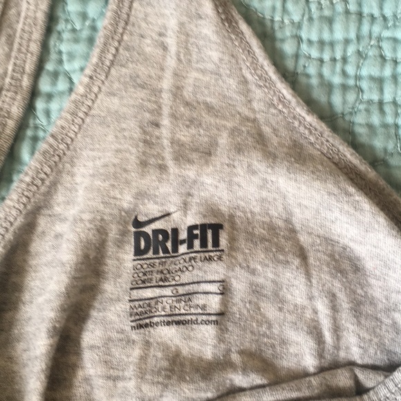 Nike racerback athletic tank - Picture 4 of 4